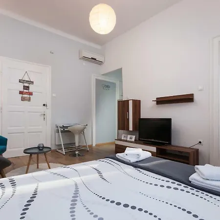 Bed & Bike Studio * Split